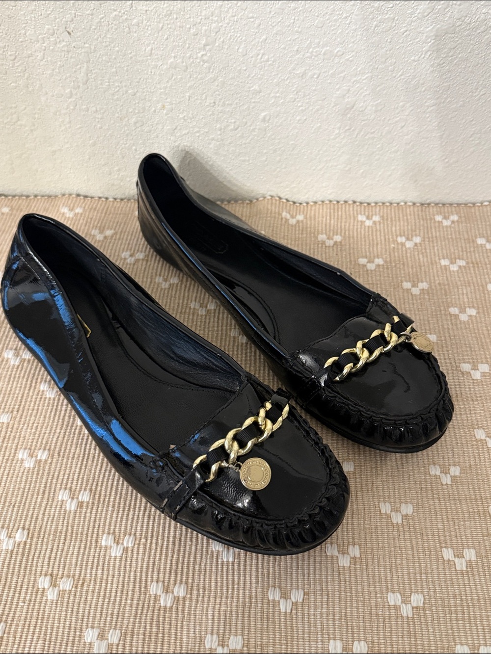 Coach Black Patent Leather Chain Link Ballet Flats Moc Toe Shoes 8 - Picture 2 of 16